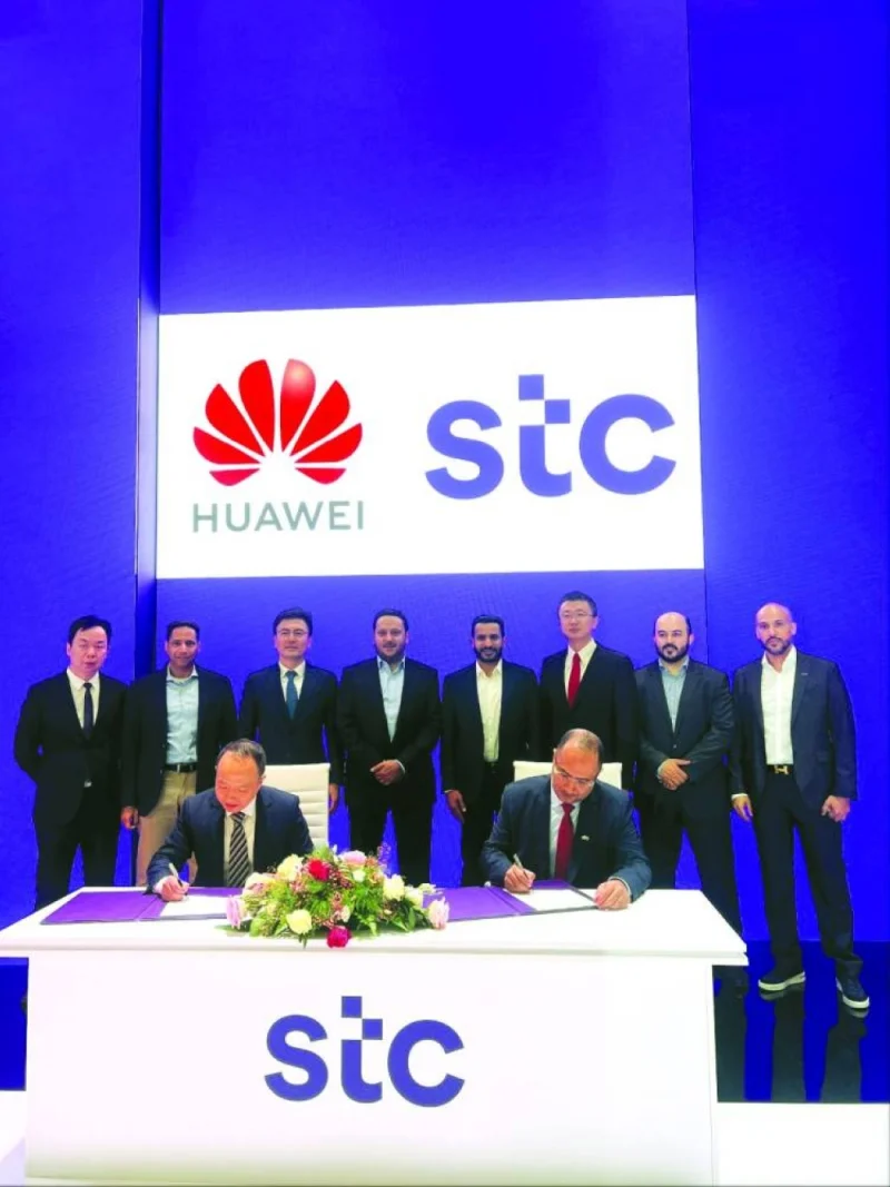 stc Group signing the pact with Huawei Cloud Core Network at MWC at Barcelona.