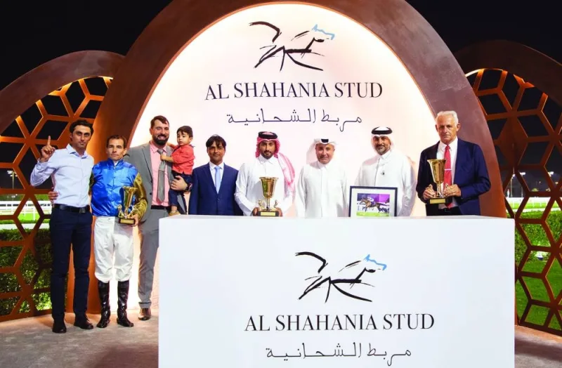     HH Sheikh Mohamed bin Khalifa al-Thani crowned the winners of the feature race at Al Rayyan Racecourse .


