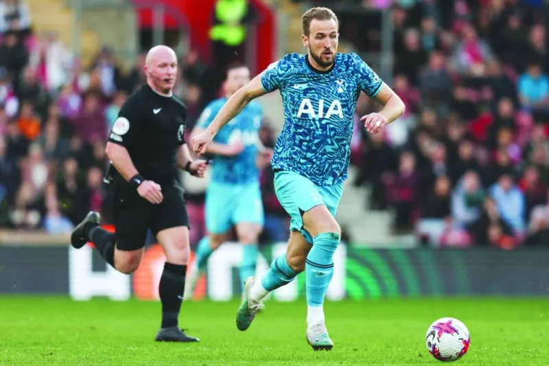 Tottenham Hotspur’s English striker Harry Kane controls the ball during the English Premier League match against Southampton at St Mary’s Stadium in Southampton, southern England, yesterday. (AFP)