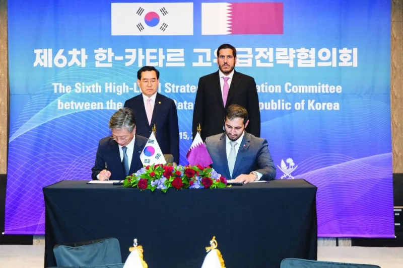 On the sidelines of the committee, the Minister of Commerce and Industry witnessed the signing ceremony of several MoUs between Qatar and South Korea in the economy, trade and investments.