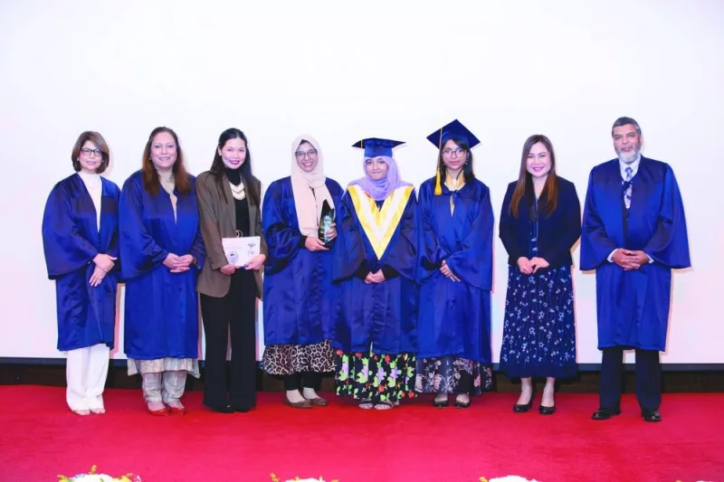 Director of TNG, Riyaz Bakali (right), with the faculty and honoured students.