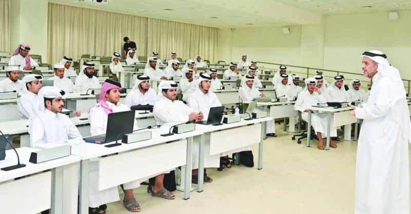 Dr al-Ansari meets students at the College of Arts and Sciences