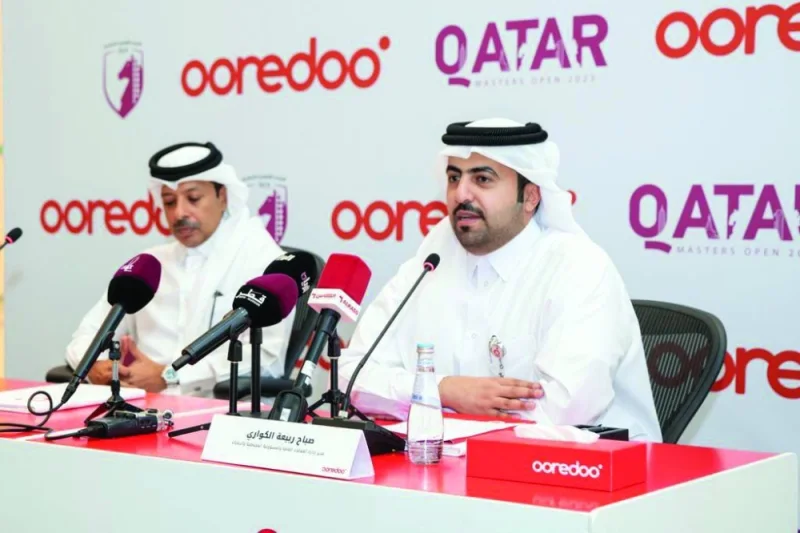 
Director PR at Ooredoo Sabah Rabiah al-Kuwari (right) and President of Qatar Chess Association Mohamed Ahmed al-Mudahka during the agreement-signing ceremony. 