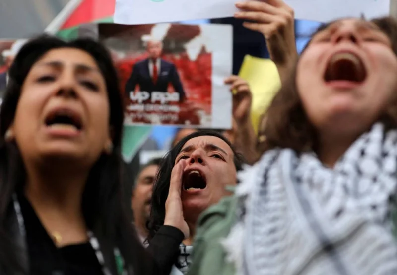 Women protest in support of Palestinians, amid the ongoing conflict between Israel and Hamas, in front of the Egypt Journalists Syndicate, in Cairo, Thursday. REUTERS