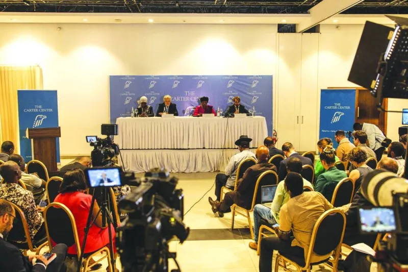 
Leaders of the Carter Center election observation team address the press in Kinshasa. 