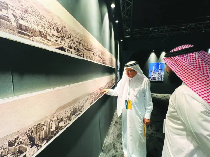 Qatar Chamber chairman Sheikh Khalifa bin Jassim al-Thani during a tour of the pavilions at the Makkah Halal Forum.