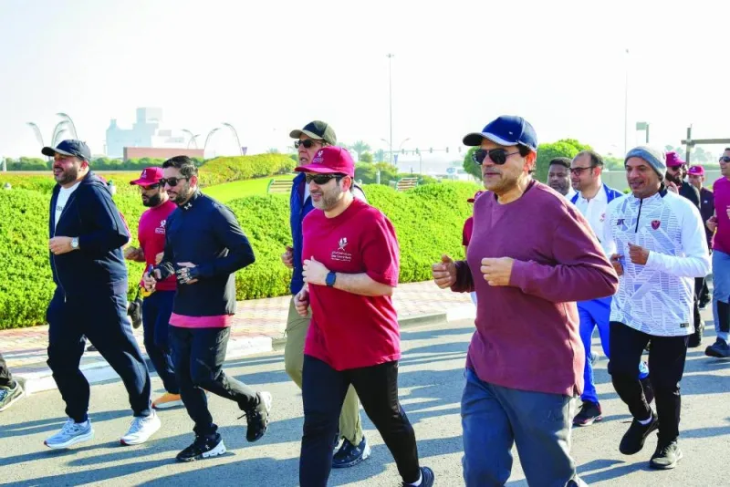 Many QIIB employees led by CEO Dr Abdulbasit Ahmad al-Shaibei took part in physical exercises on the Doha Corniche as part of the bank&#039;s QNSD celebrations Tuesday.