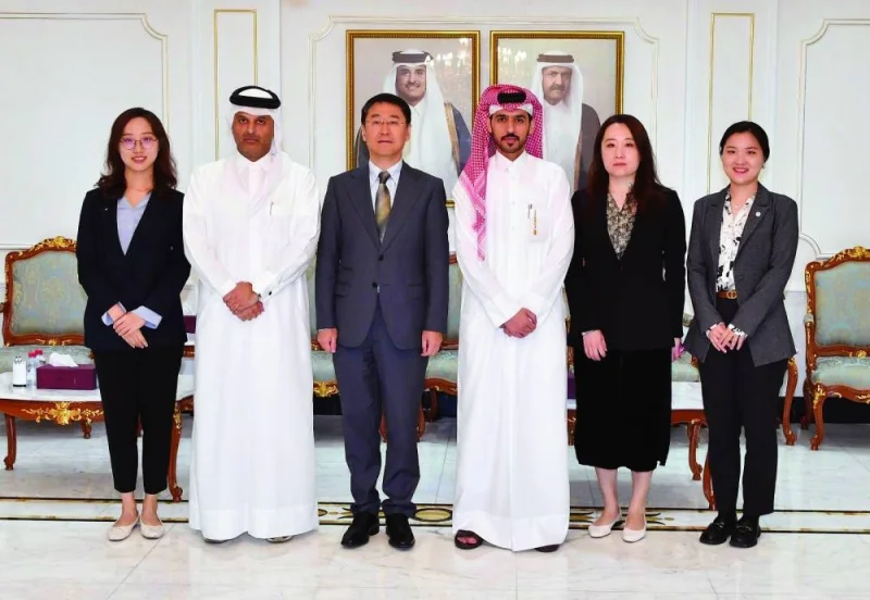 QICCA board member for International Relations Sheikh Dr Thani bin Ali al-Thani and CIETAC Arbitration Court vice-president Gu Yan during a meeting in Doha.