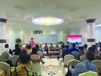 Indonesian Parliament members and embassy officials led by ambassador Ridwan Hassan meet with Indonesian community in Qatar.