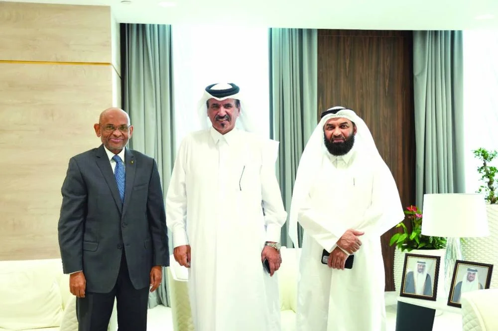 Al-Kuwari and al-Mohammed, together with Mossadeck Bally, president of the National Council of Employers of Mali (CNPM).