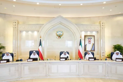 مجلس الوزراء : مشروع مرسوم بتشكيل مجلس الخدمة المدنية ومرسوم بتشكيل اللجنة العليا لتحقيق الجنسية الكويتية