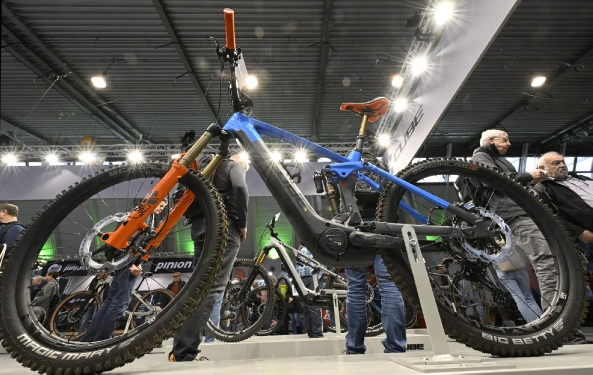 STUTTGART: A hightech e-bike stands at a booth at the ‘Bicycle & Hiking Travel’ fair (Fahrrad- and WanderReisen), which is part of the Caravan, Motor and Tourism Fair CMT, at the fair grounds in Stuttgart, southwestern Germany. - AFP