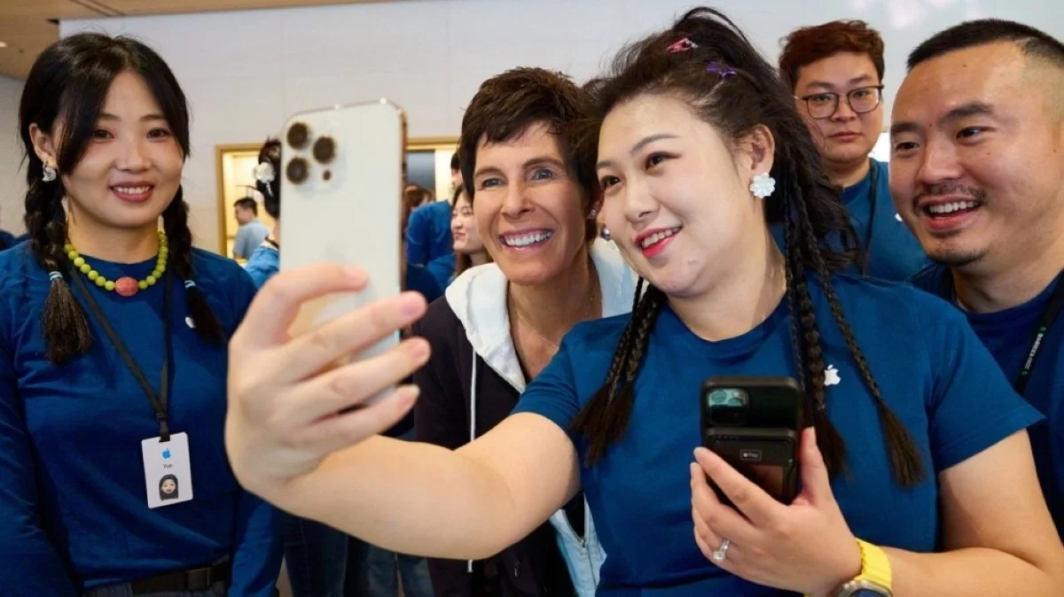 Beijing: IDC reports that Apple&#039;s iPhone s the best-selling smartphone in China, achieving a record high market share of 17.3 percent in 2023, although the market has contracted.