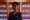 لي كيونغ هيون، شامان مشهور على YouTube، تقف لالتقاط صورة لها في صالون الشامان الخاص بها في سيول.