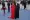 المصمم الأمريكي ويلي شافاريا (يمين) يقف مع المغنية الأمريكية بيكي جي 