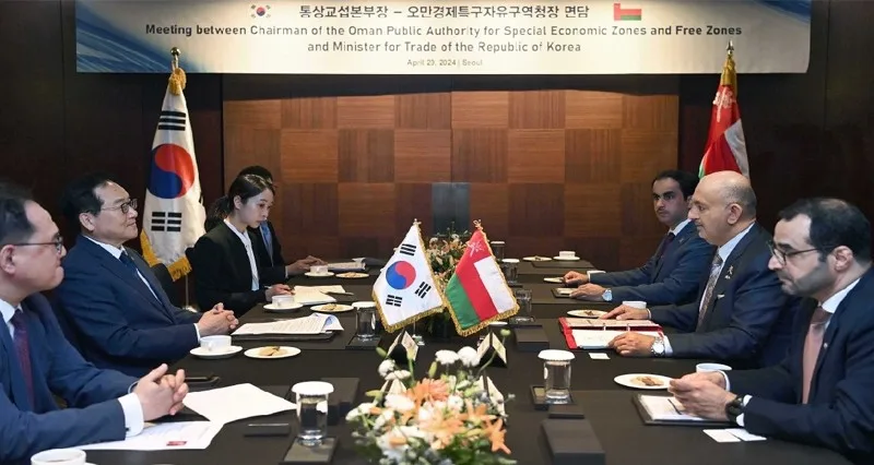 سلطنة عمان وكوريا الجنوبية تبحثان مجالات التصنيع والتخزين والقطاع اللوجستي