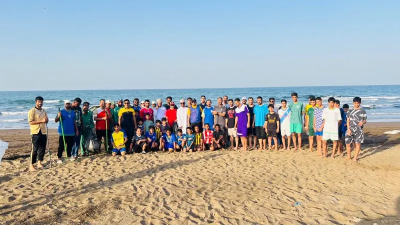 حملة لتنظيف الشواطئ بقرية أسرار بني سعد بشناص