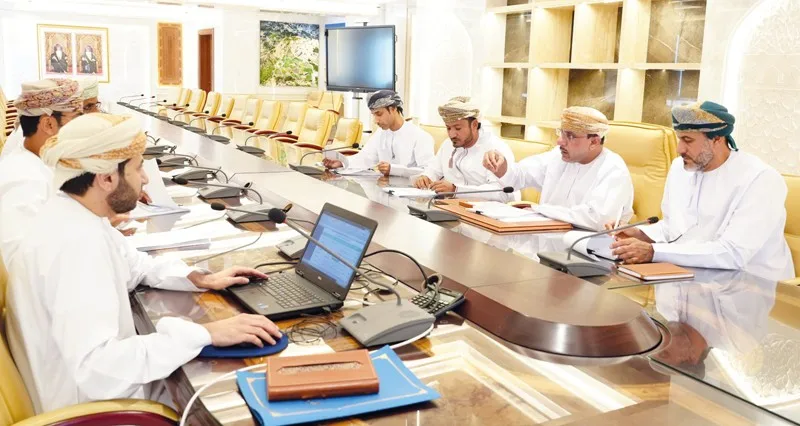 إسناد مناقصات لمشروعات تنموية فـي الداخلية بأكثر من 5 ملايين ريال عماني