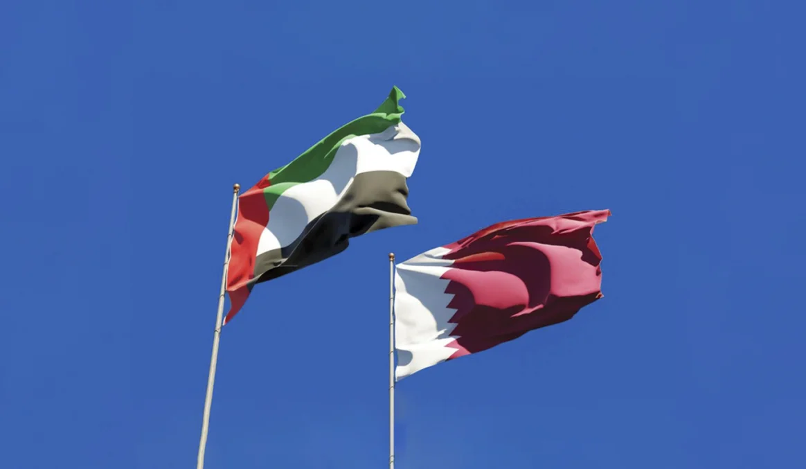 علمي قطر والإمارات