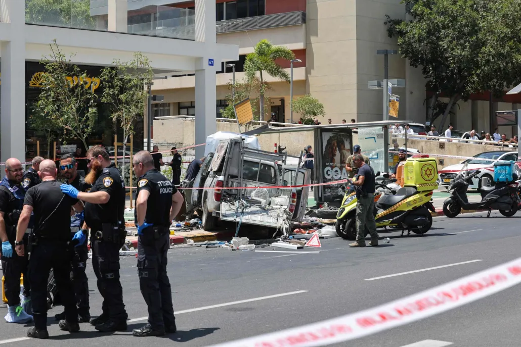 مشاهد من حادثة الدهس في تل أبيب 