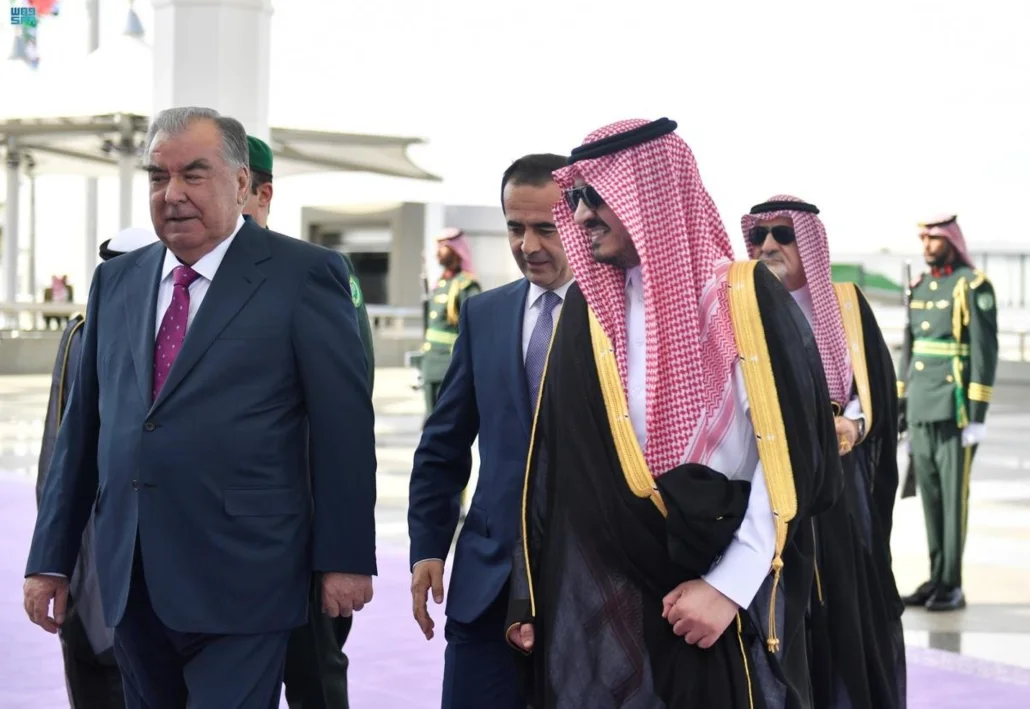 وصول رئيس طاجيكستان مطار الملك عبدالعزيز الدولي