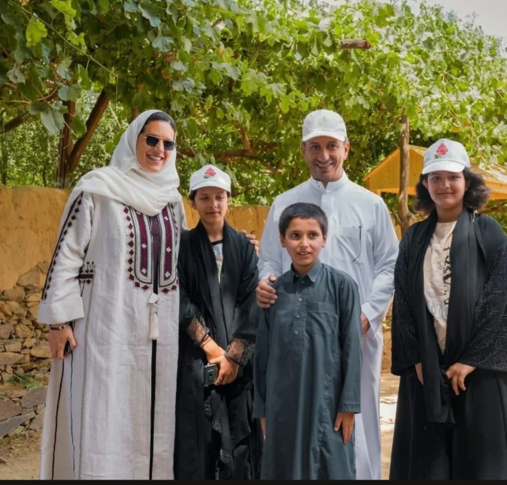 الأميرة هيفاء بنت محمد آل سعود برفقة وزير السياحة 