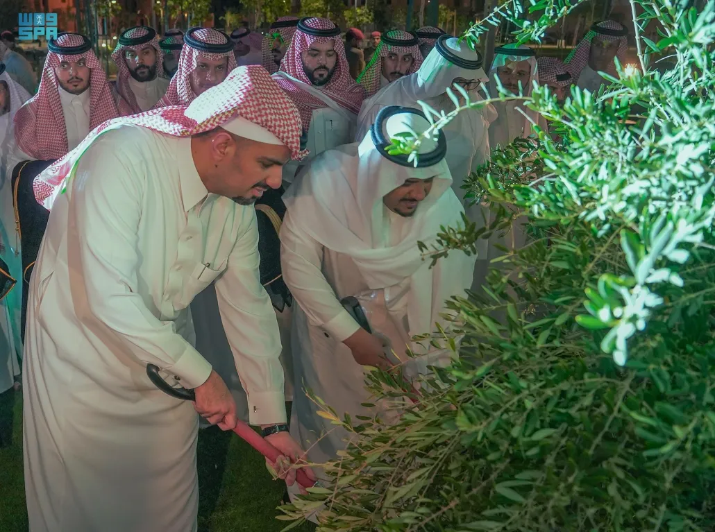 نائب أمير الرياض يرعى حفل افتتاح 20 حديقة في العاصمة