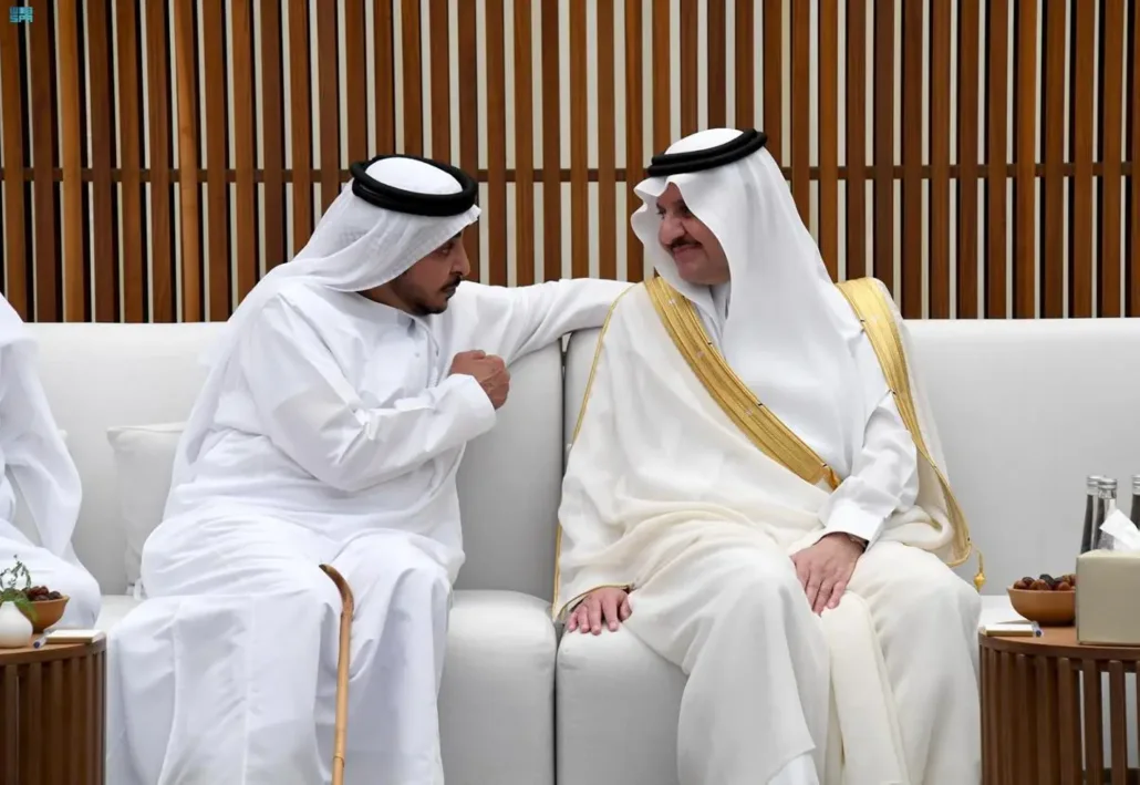 استقبال الشيخ محمد بن زايد للأمير منصور بن متعب، وأمير المنطقة الشرقية الأمير سعود بن نايف