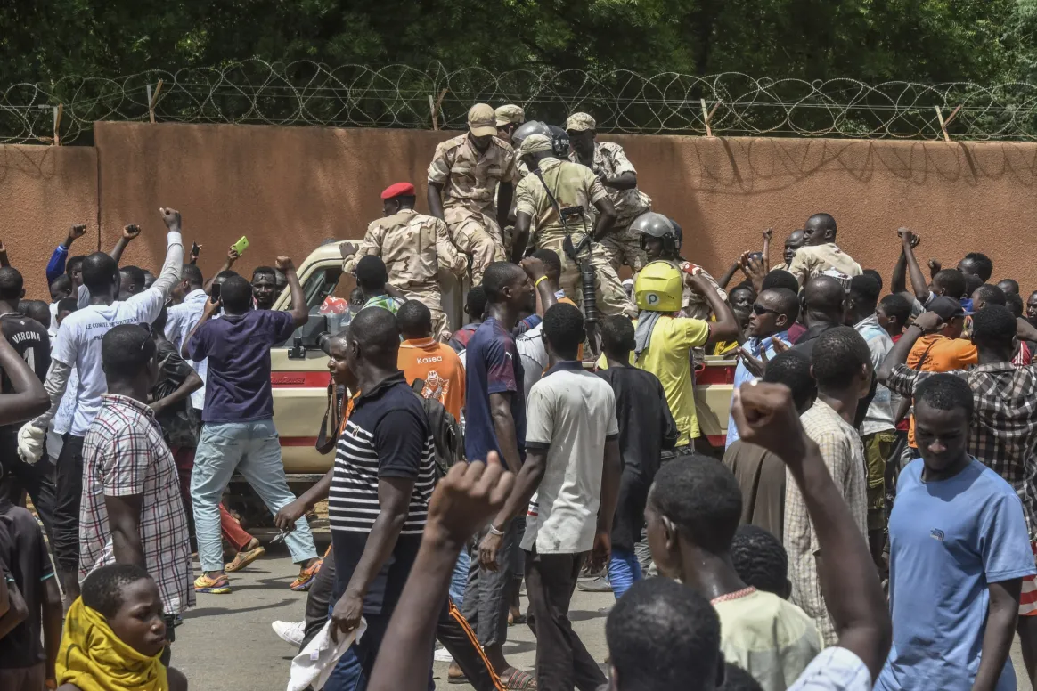 حملة اعتقالات ضد مسؤولي النيجر