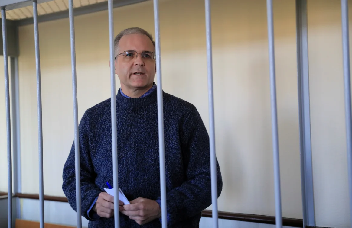 وزير الخارجية الأمريكي يجرى اتصالاً هاتفياً بسجين في روسيا