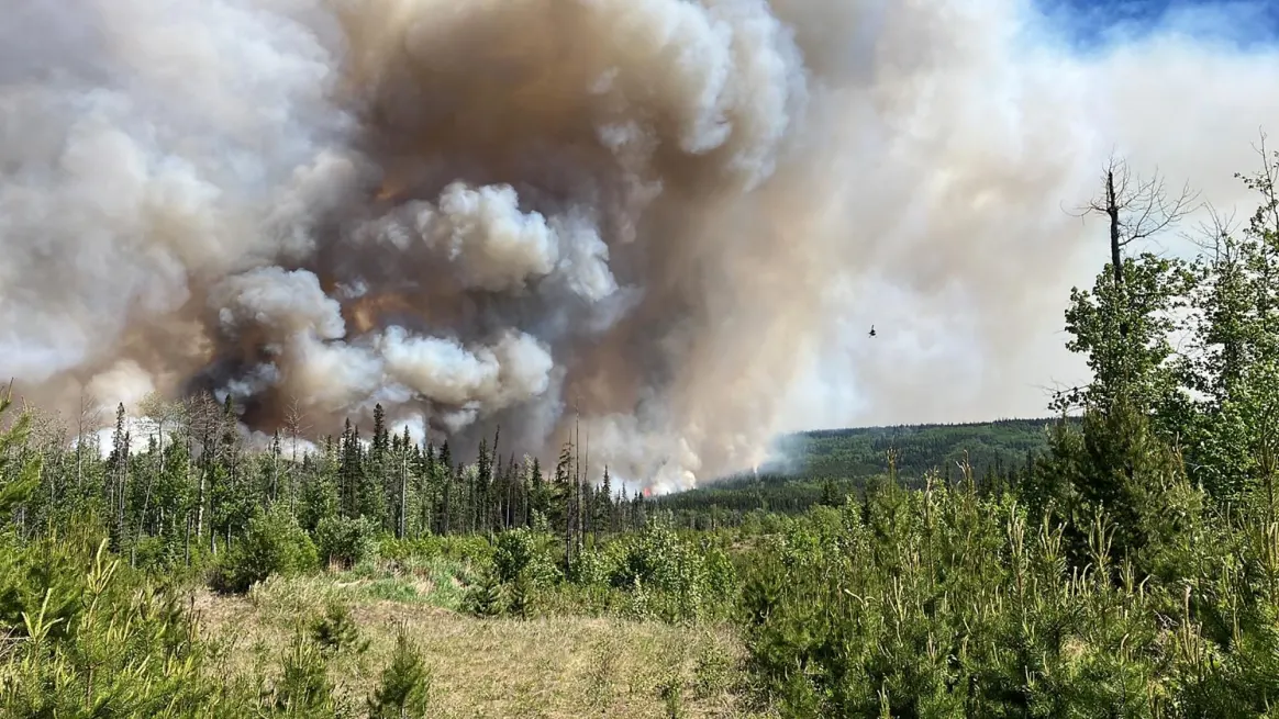 إخلاء عدد من المدن الكندية بسبب شدة الحرائق