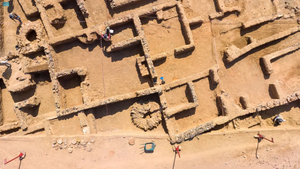 الاكتشافات الأثرية بموقع العبلاء الأثري