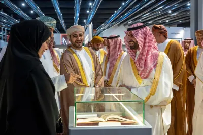 وزير الثقافة ونظيره العُماني يزوران معرض الرياض الدولي للكتاب