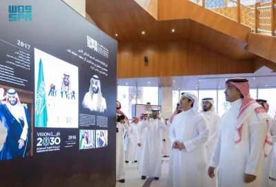 وزير الإعلام الكويتي يزور معرض تاريخ الدولة السعودية