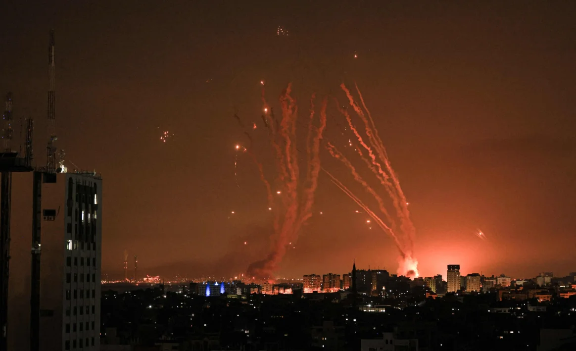 الصواريخ التي أطلقتها فصائل مسلحة من قطاع غزة