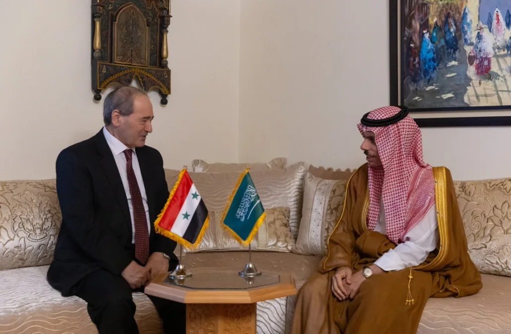 الأمير فيصل بن فرحان يلتقي وزير الخارجية والمغتربين السوري