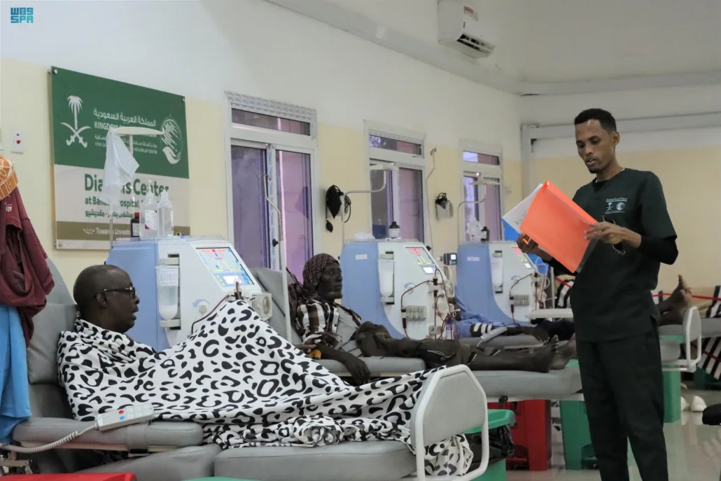 مركز الغسيل الكلوي في مستشفى بنادر في مقديشو يواصل تقديم خدماته الطبية