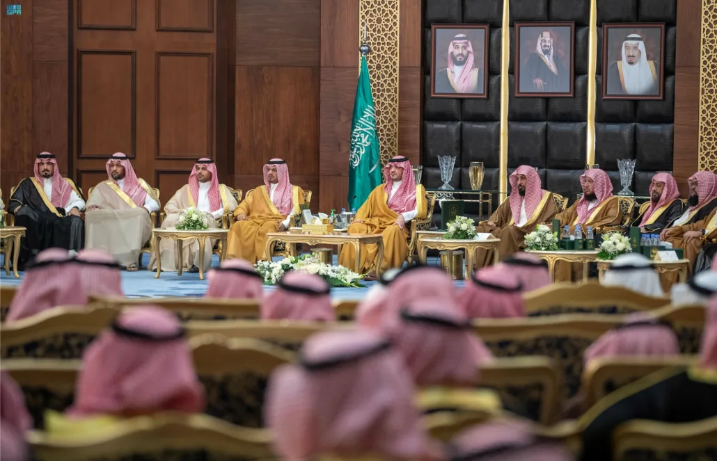  الأمير عبدالعزيز بن سعود يستقبل عدداً من المواطنين من أهالي المنطقة الشرقية