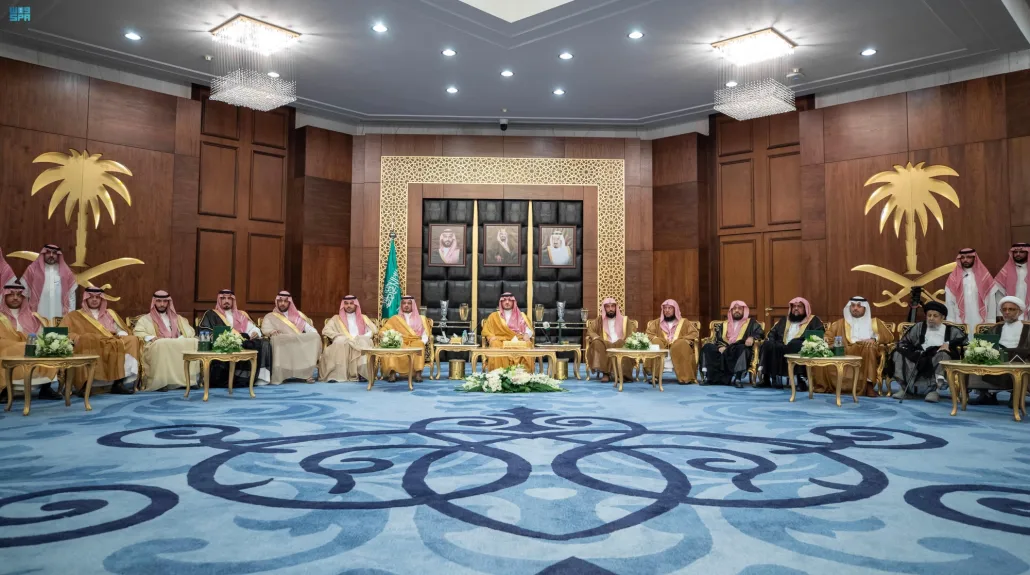  الأمير عبدالعزيز بن سعود يستقبل عدداً من المواطنين من أهالي المنطقة الشرقية