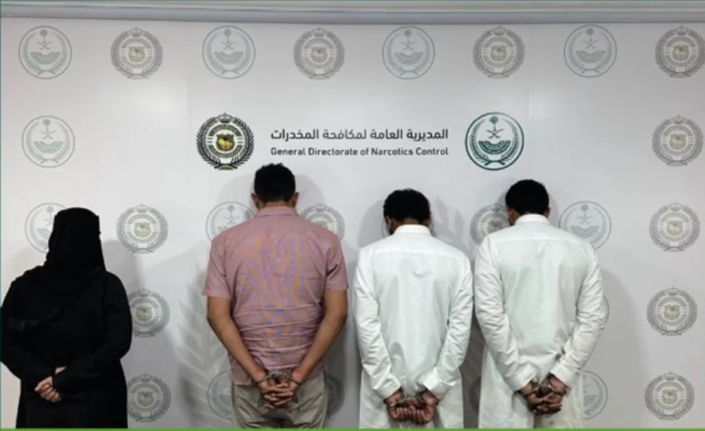 القبض على 4 مقيمين أردنيين في تبوك لترويجهم نحو 5 آلاف قرص من الإمفيتامين المخدر