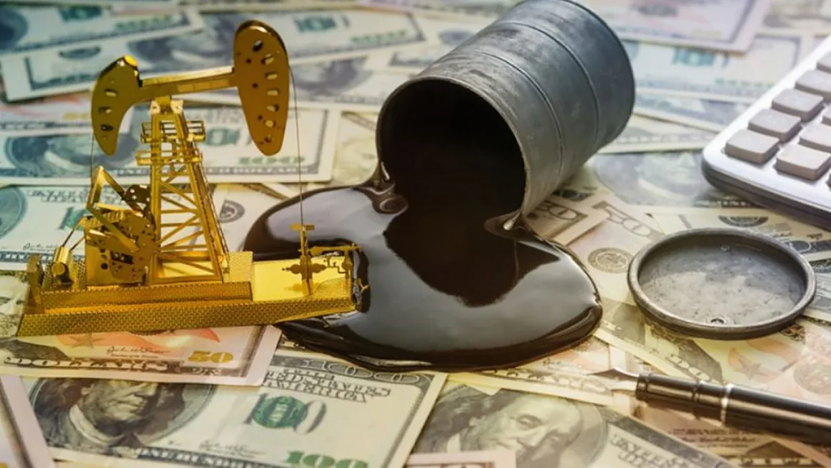 النفط يتراجع نتيجة صعود الدولار