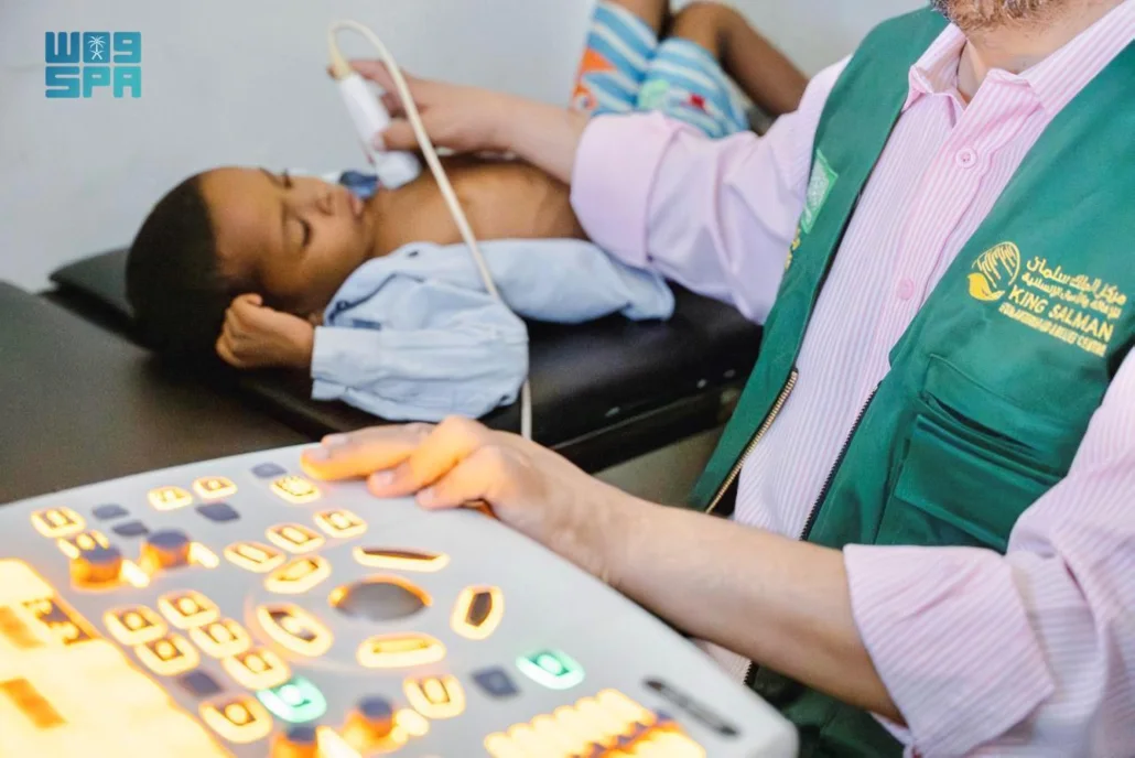 مركز الملك سلمان للإغاثة يدشن المشروع الطبي التطوعي لجراحة القلب للأطفال في موريتانيا