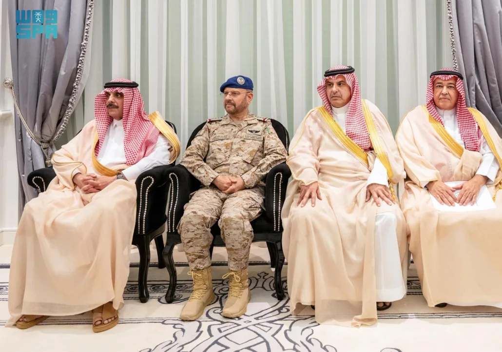 لقاء الأمير خالد بن سلمان بن عبدالعزيز ونظيره اليوناني