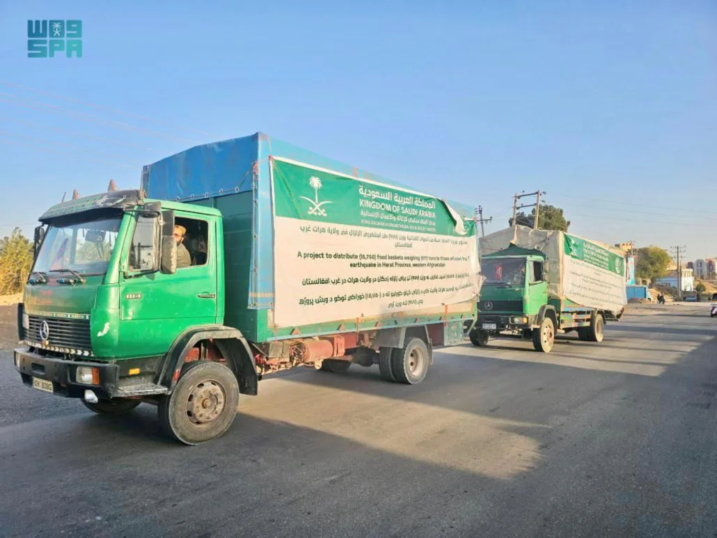 مركز الملك سلمان للإغاثة يوزع 800 سلة غذائية في مديرية إنجيل بولاية هرات غرب أفغانستان  