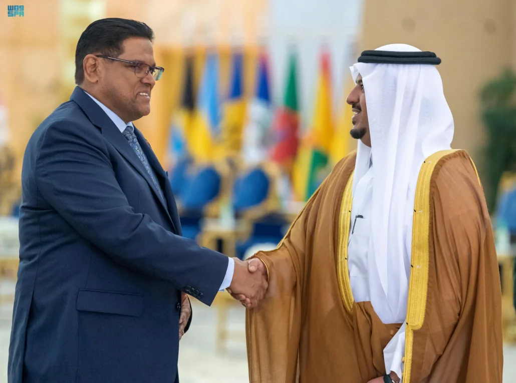 رئيس جمهورية سورينام يصل الرياض 
