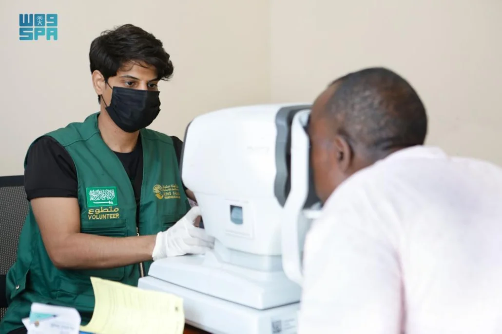 مركز الملك سلمان للإغاثة ينفذ برنامج نور السعودية التطوعي لمكافحة العمى والأمراض المسببة له في جيبوتي