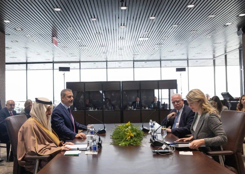 اللجنة الوزارية عقدت جلسة مباحثات رسمية مع وزيرة خارجية كندا ميلاني جولي