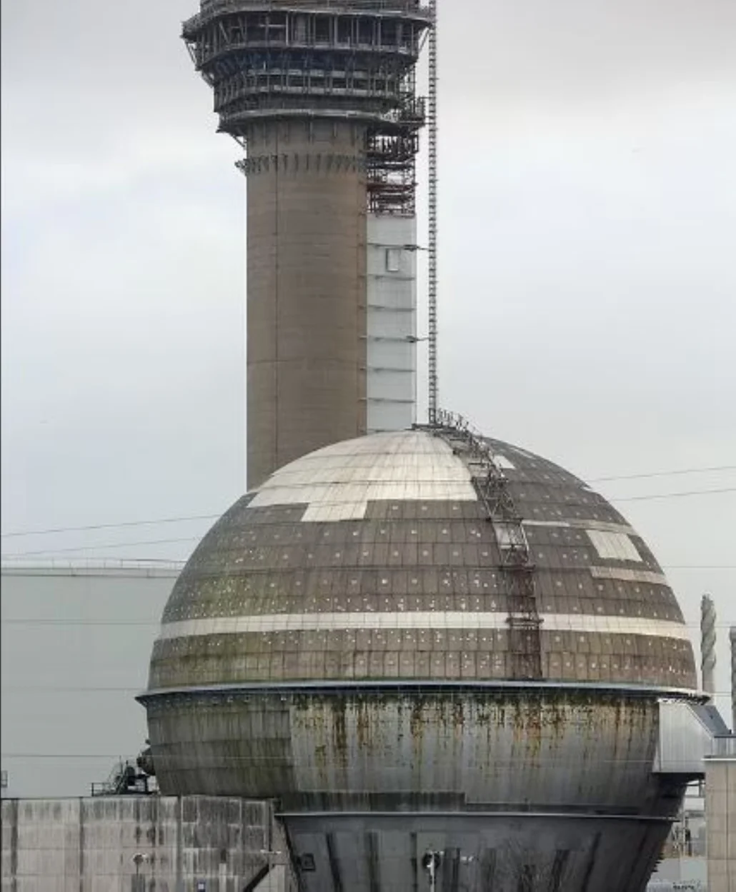 المفاعل النووي "نارنيا"