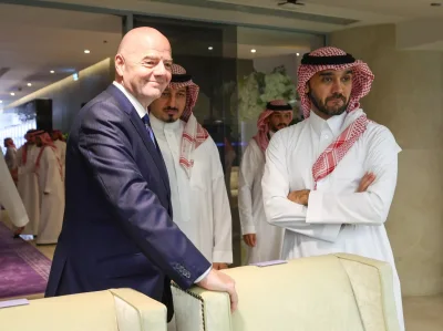 الأمير عبد العزيز بن تركي الفيصل ورئيس الفيفا إنفانتينو 