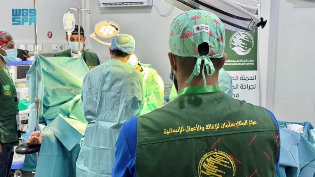 مركز الملك سلمان للإغاثة يختتم المشروع الطبي لجراحات المسالك البولية للبالغين في محافظة أرخبيل سقطرى